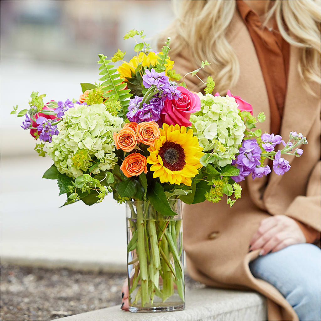 Vibrant Greetings Bouquet – KAREN'S AND TINA'S FLOWERS, Newmarket ON
