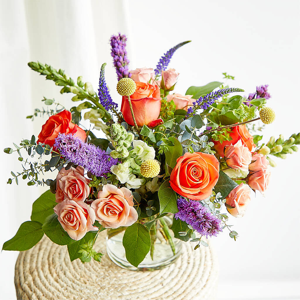 The Standout Bouquet – KAREN'S AND TINA'S FLOWERS, Newmarket ON