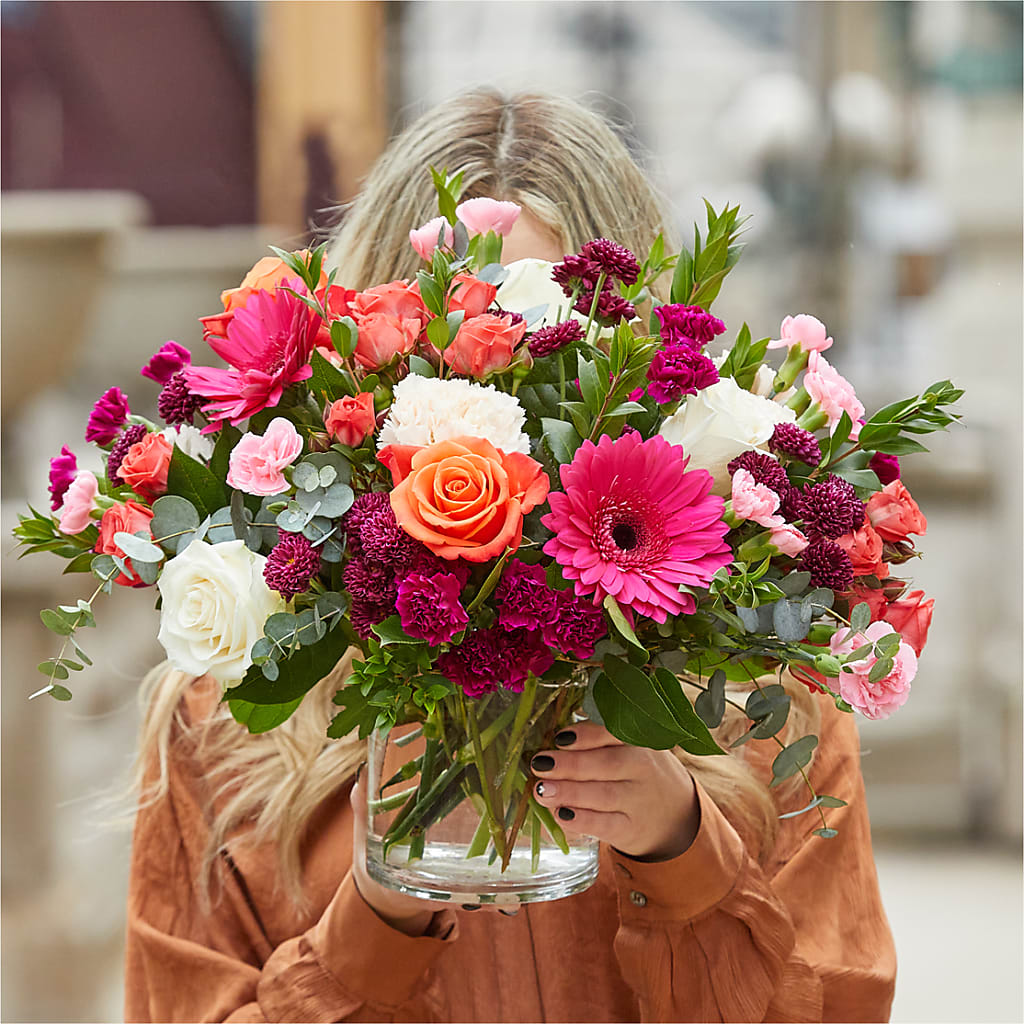 Smell the Roses Bouquet – KAREN'S AND TINA'S FLOWERS, Newmarket ON