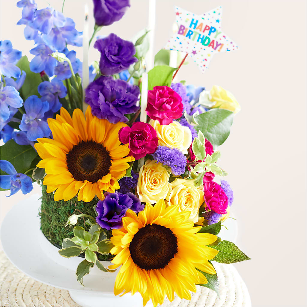 Star of the Day Floral Cake – KAREN'S AND TINA'S FLOWERS, Newmarket ON