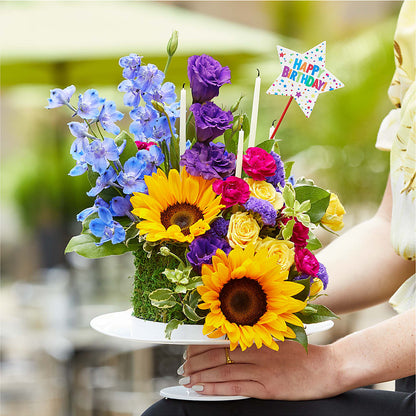 Star of the Day Floral Cake – KAREN'S AND TINA'S FLOWERS, Newmarket ON