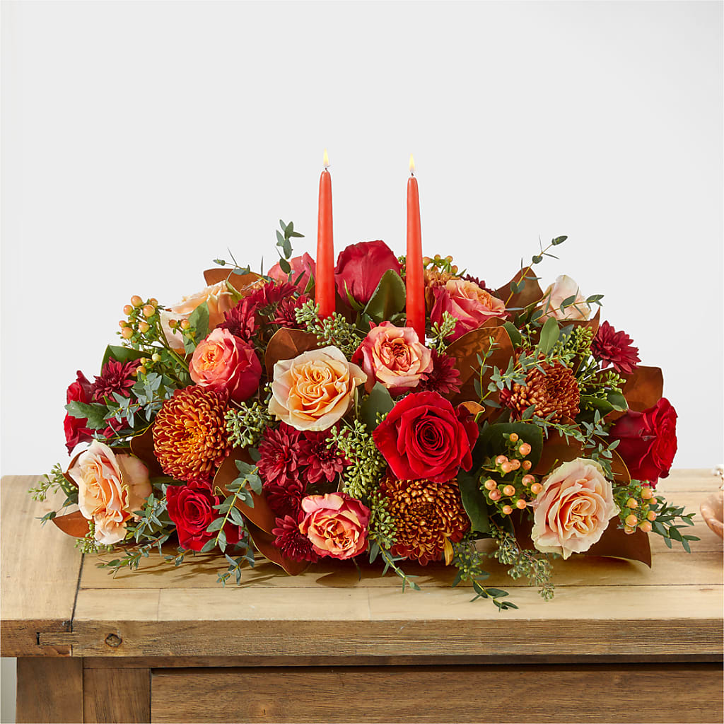 Gather Near Centerpiece – KAREN'S AND TINA'S FLOWERS, Newmarket ON