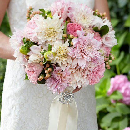 Heart's Promise Bouquet – KAREN'S AND TINA'S FLOWERS, Newmarket ON