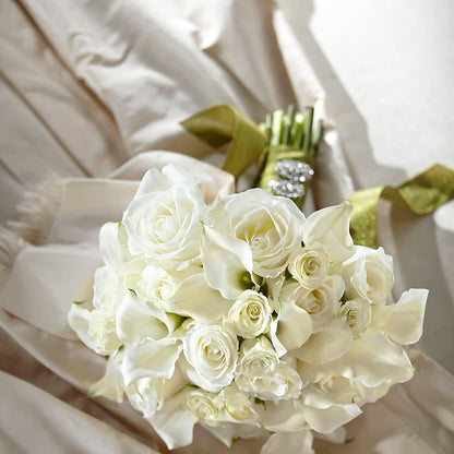 Serene Highness Bouquet – KAREN'S AND TINA'S FLOWERS, Newmarket ON